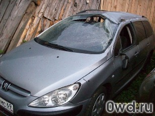 Битый автомобиль Peugeot 307